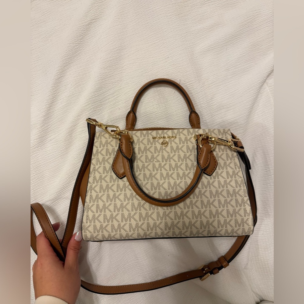 Michael Kors Marilyn Small Logo Crossbody Bag- EXCELLENT CONDITION